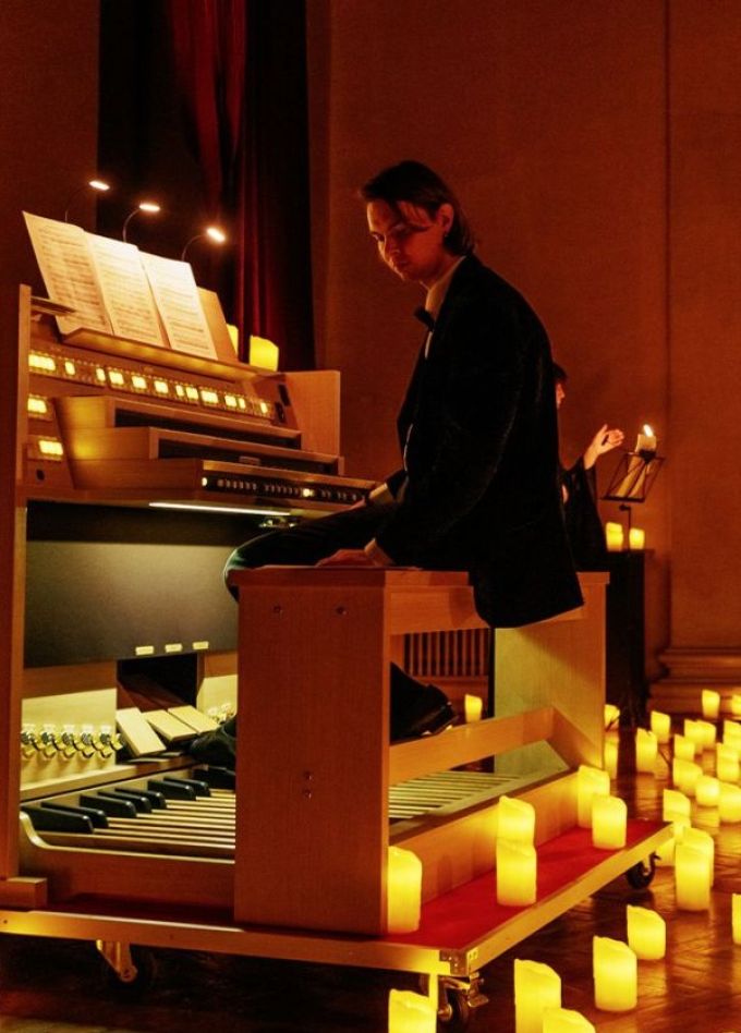 Концерт «Людовико Эйнауди: неоклассика при свечах»