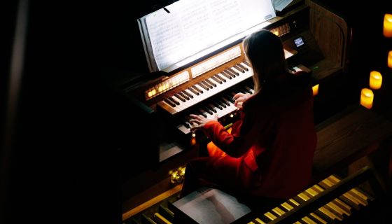 Концерт «Людовико Эйнауди: неоклассика при свечах»