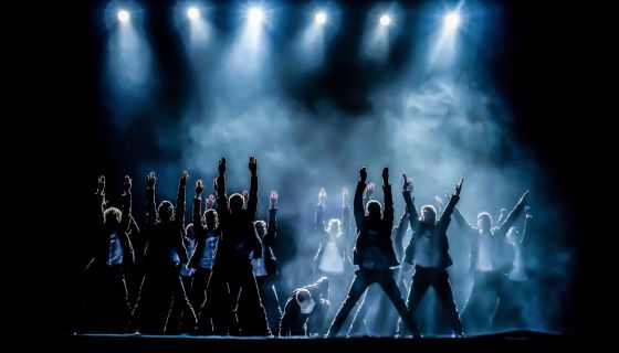 Шоу под дождём V. Признание в любви