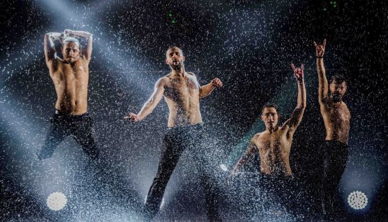 Шоу под дождём V. Признание в любви