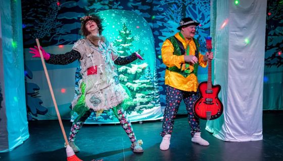 Спектакль «Новогодние приключения Маши и Вити»