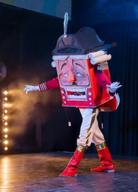 Шоу «Необыкновенные ёлки»