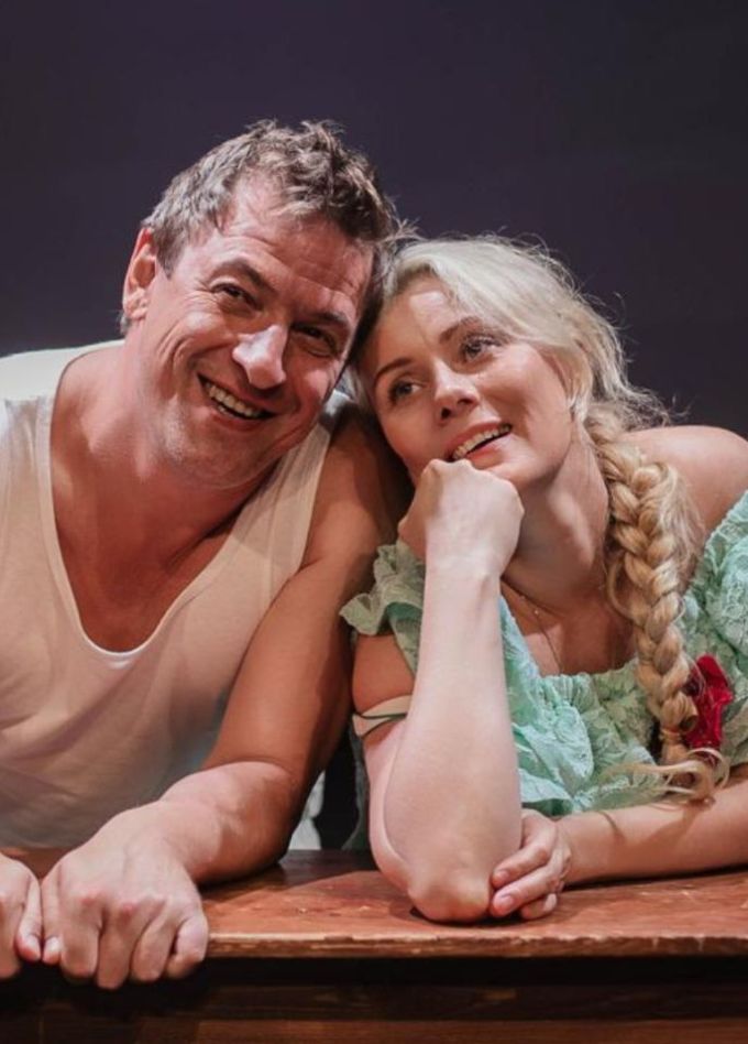 Спектакль «Любовь и голуби»