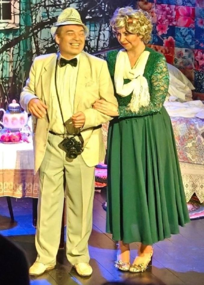 Дыроватый камень