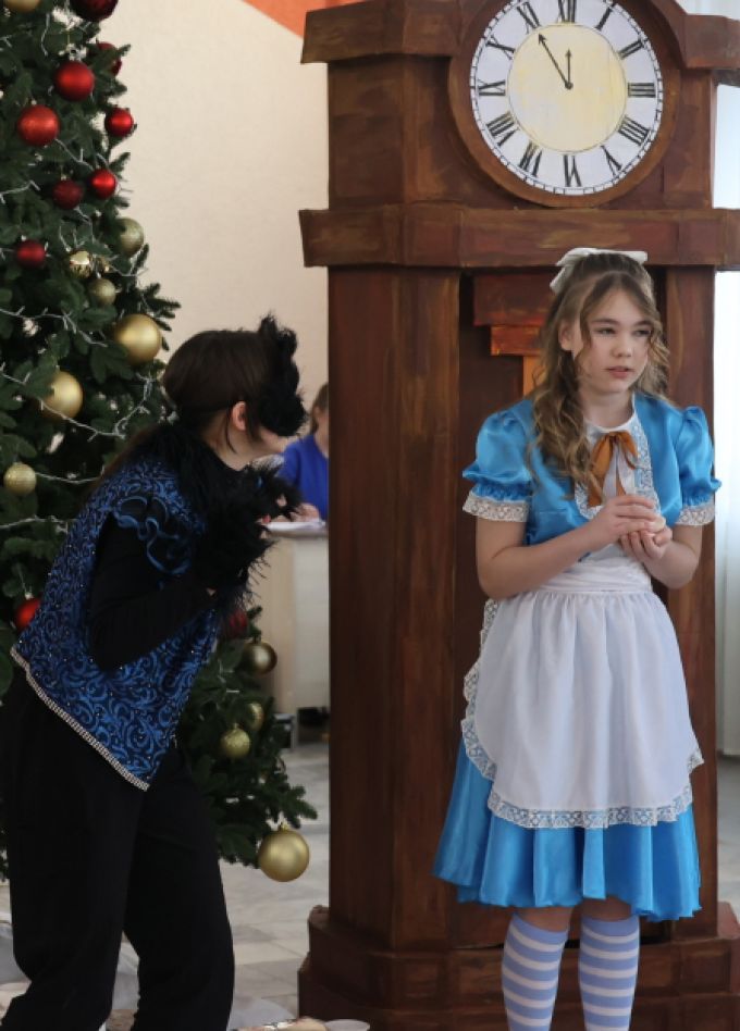 Алиса и Волшебные часы: возвращение времени