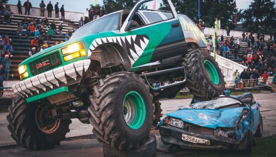 Шоу каскадеров «Битва машин»