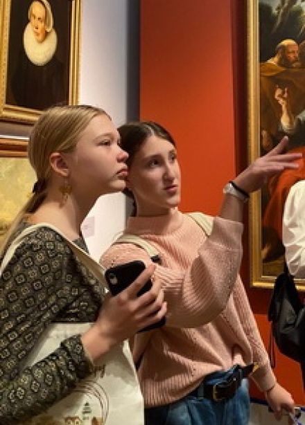 Цикл лекций для молодежного клуба музея