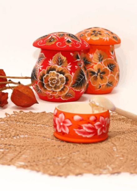 Живые узоры: 15 лет Лукояновской росписи. Выставка